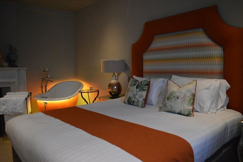 Posada Long Melford Swan