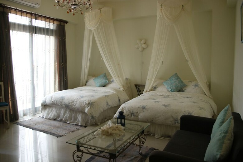 Hotel Crystal Blue Sea Maid