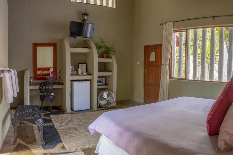 Hotel By Bush Telegraph Lodge