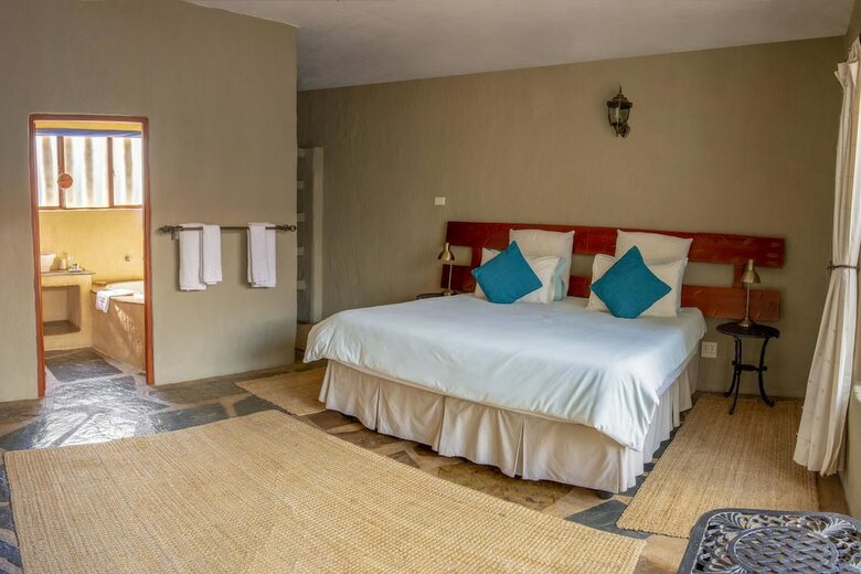 Hotel By Bush Telegraph Lodge
