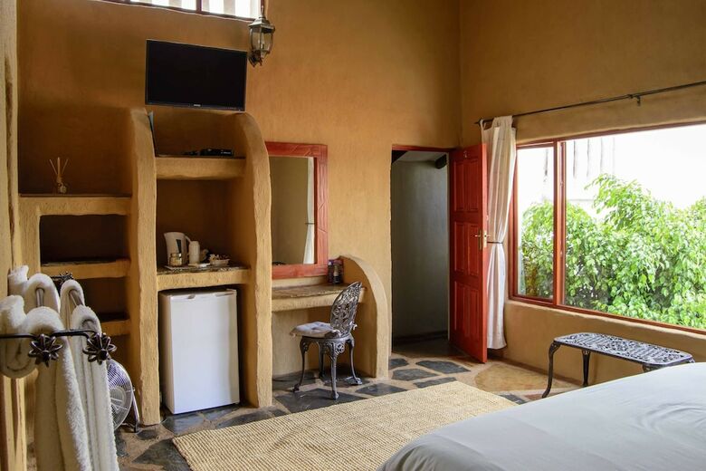 Hotel By Bush Telegraph Lodge