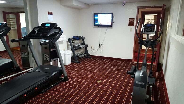 Ramada Hotel & Conference Center By Wyndham Medford