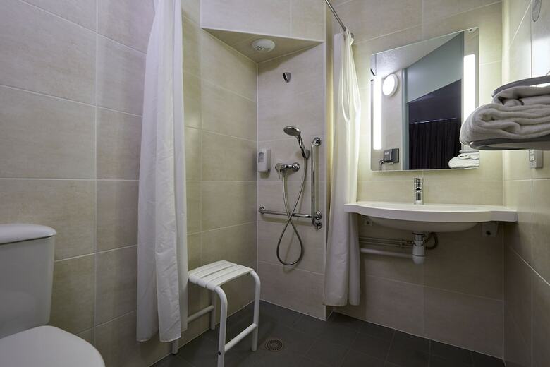 B&B Hotel Caen M�morial