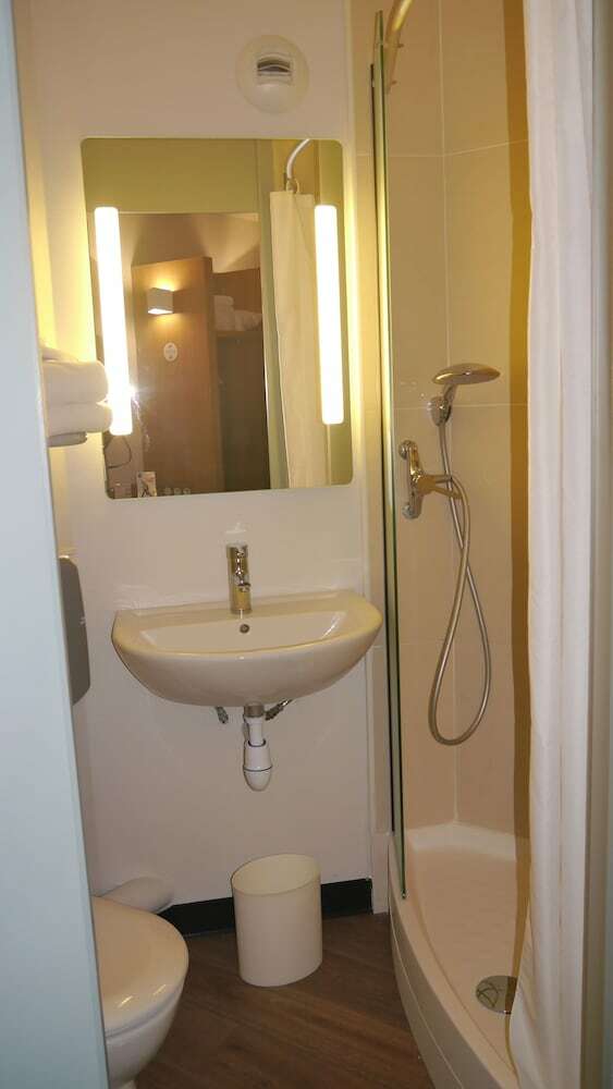 B&B Hotel Caen M�morial