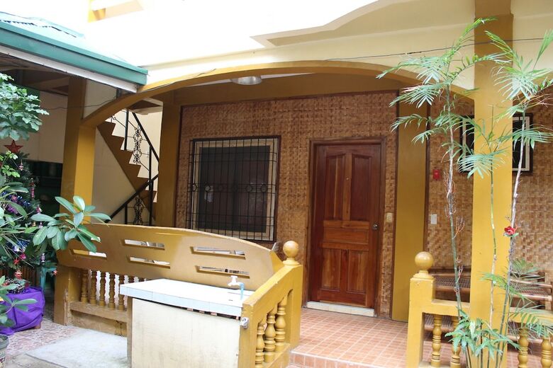Hotel Escurel Inn