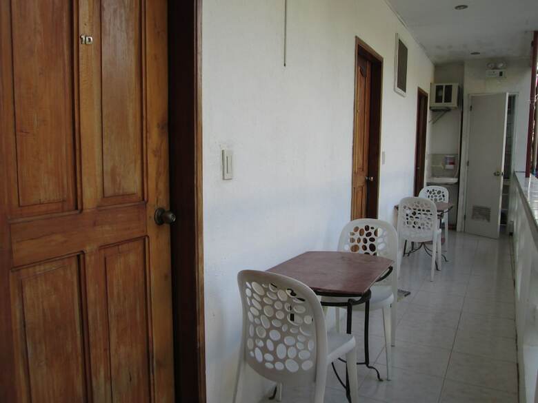 Hotel Escurel Inn