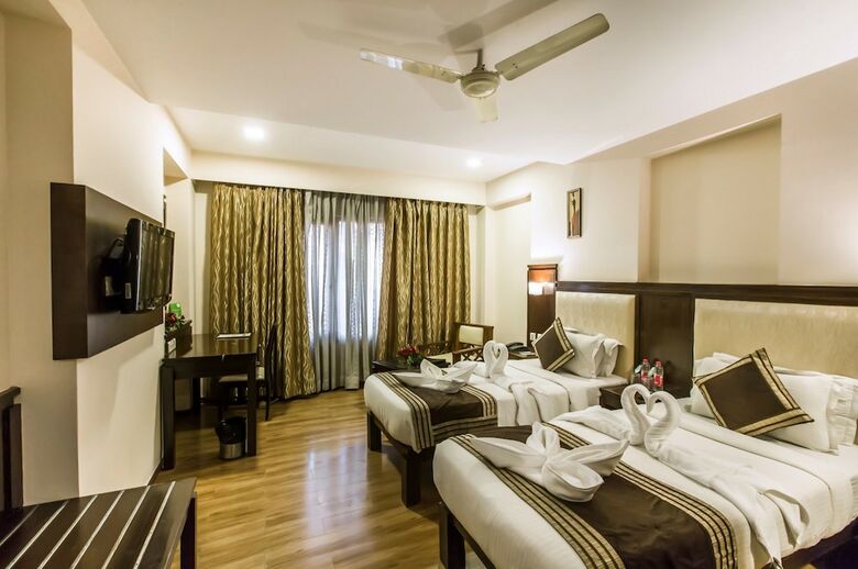 Hotel Golden Manor