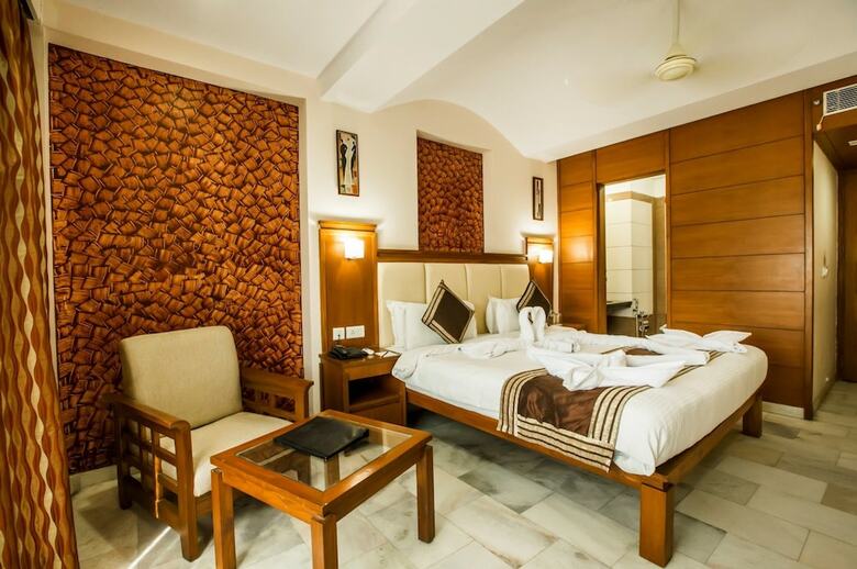 Hotel Golden Manor
