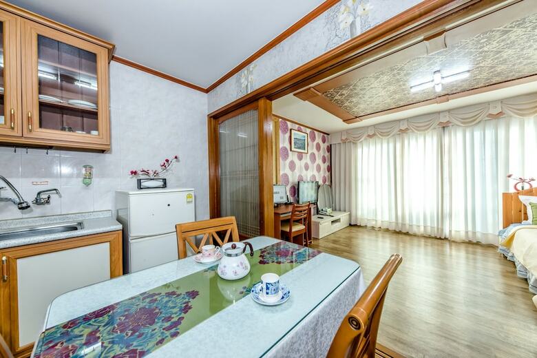 Hotel Gyulhyanggi Pension