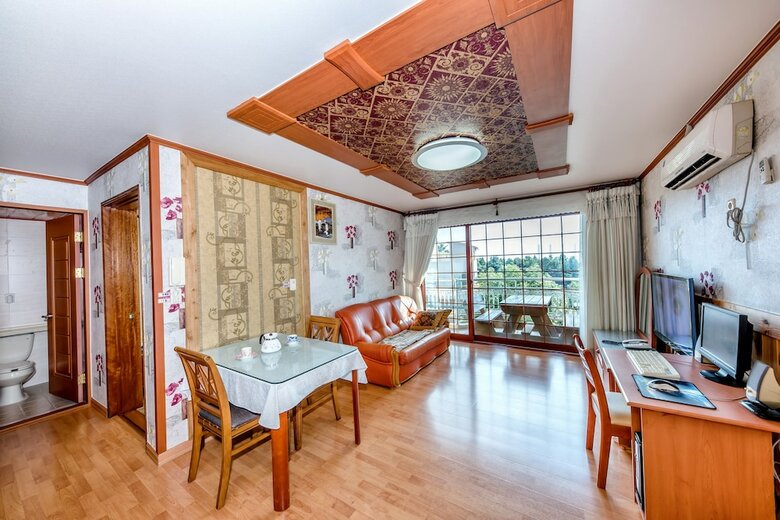 Hotel Gyulhyanggi Pension