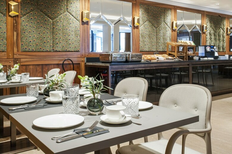 Hotel H�tel Eiffel Blomet