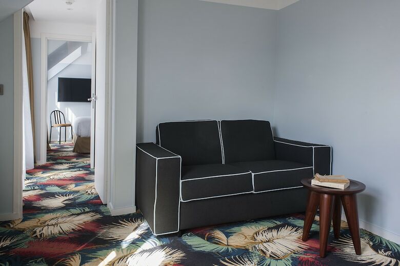 Hotel H�tel Eiffel Blomet