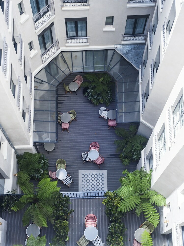 Hotel H�tel Eiffel Blomet