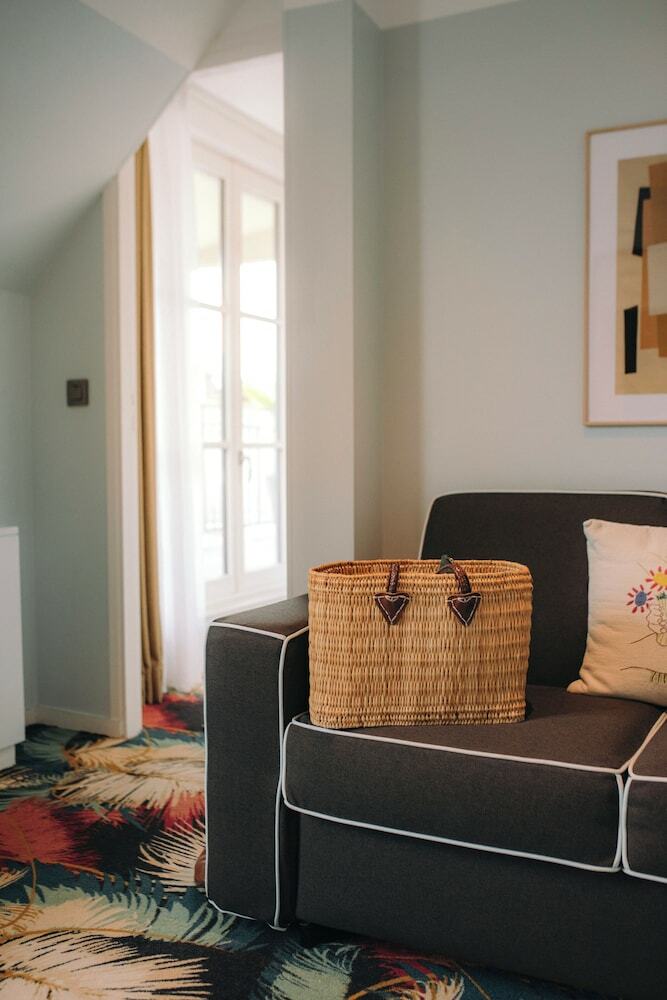 Hotel H�tel Eiffel Blomet