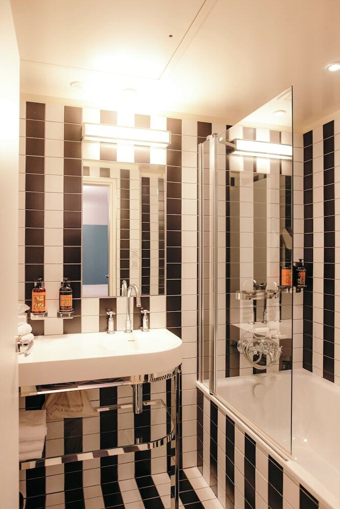 Hotel H�tel Eiffel Blomet
