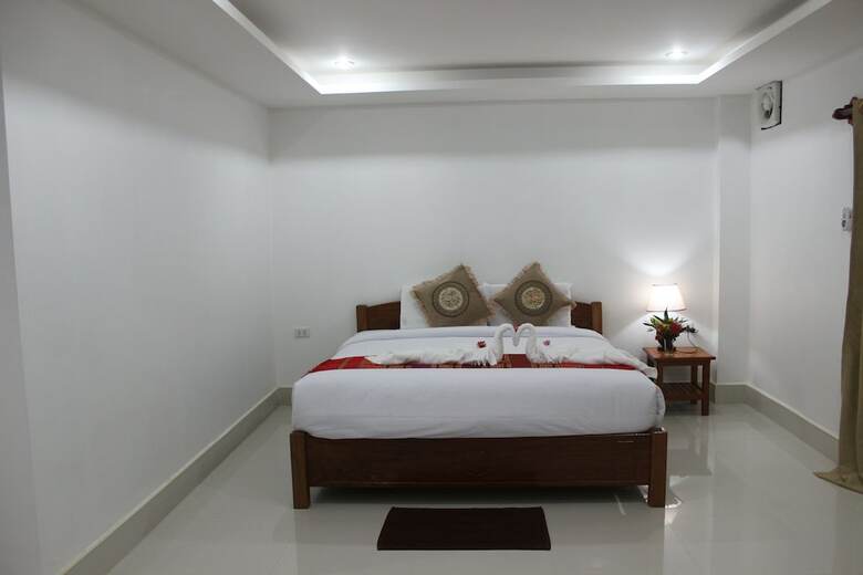 The Grand Riverside Hotel