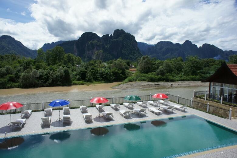 The Grand Riverside Hotel