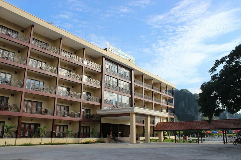 The Grand Riverside Hotel