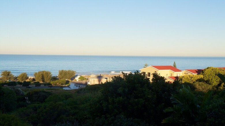 Bed & Breakfast Sea Whisper Guest House & Self Catering