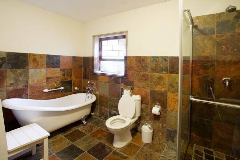 Bed & Breakfast Sea Whisper Guest House & Self Catering
