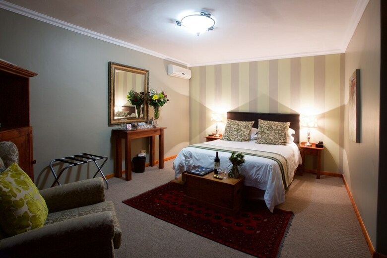 Bed & Breakfast Sea Whisper Guest House & Self Catering
