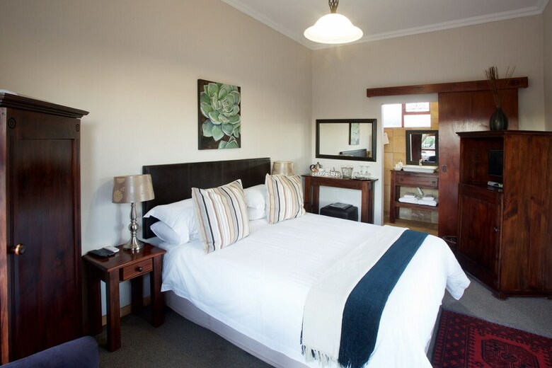 Bed & Breakfast Sea Whisper Guest House & Self Catering