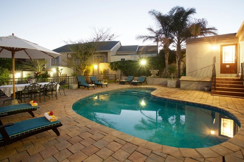 Bed & Breakfast Sea Whisper Guest House & Self Catering