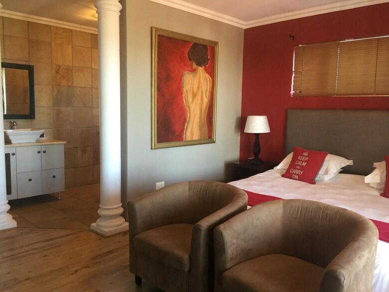 Bed & Breakfast Sea Whisper Guest House & Self Catering