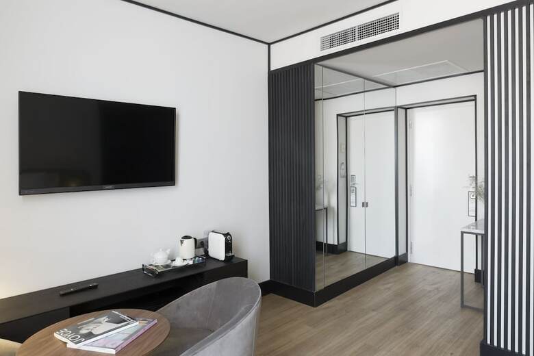 Hotel Icon Embassy By Petit Palace