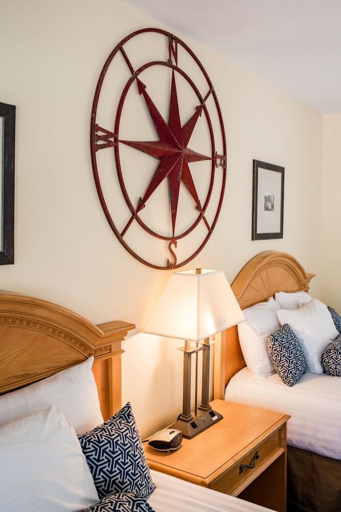 Hotel Capt.'s Inn & Suites