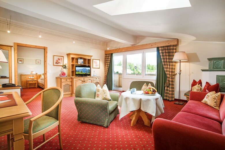 Hotel Elite (Adults Only 16+)
