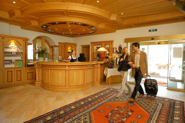 Hotel Elite (Adults Only 16+)