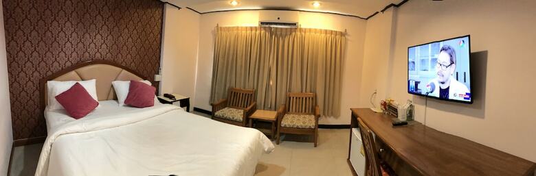 At Bangkok Hotel