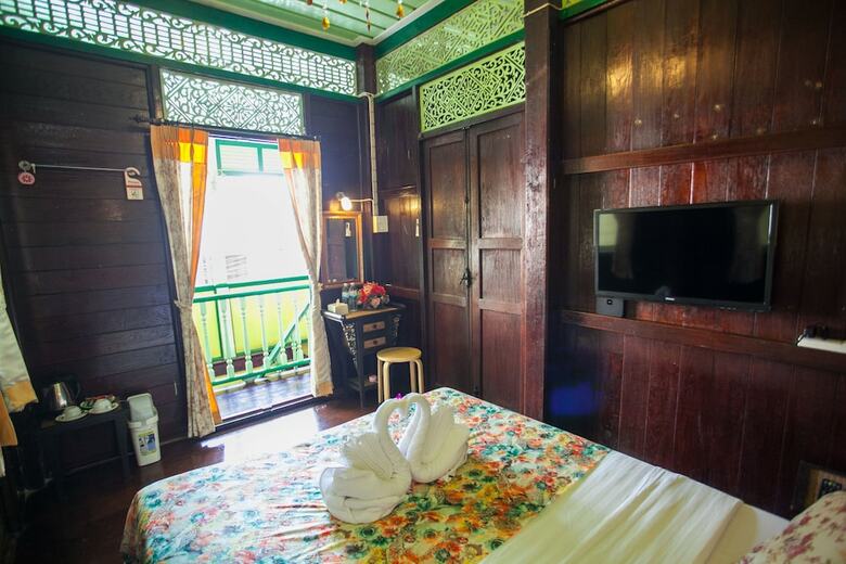 Hostal Laksameenarai Guesthouse - Hostel