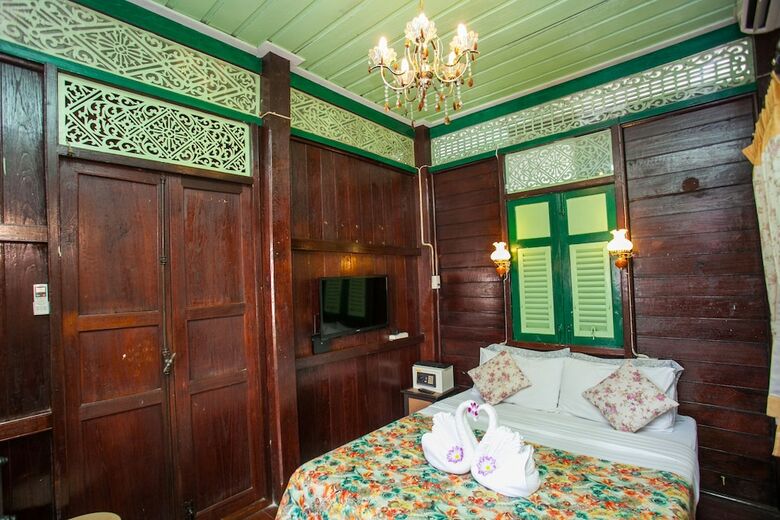 Hostal Laksameenarai Guesthouse - Hostel