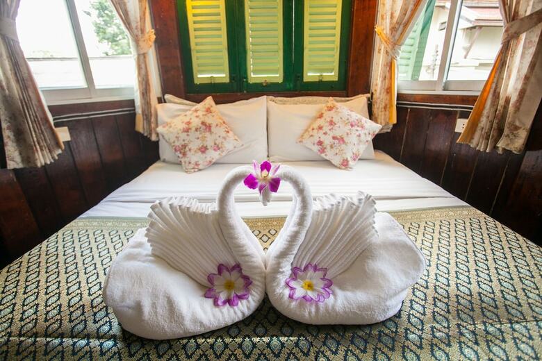 Hostal Laksameenarai Guesthouse - Hostel
