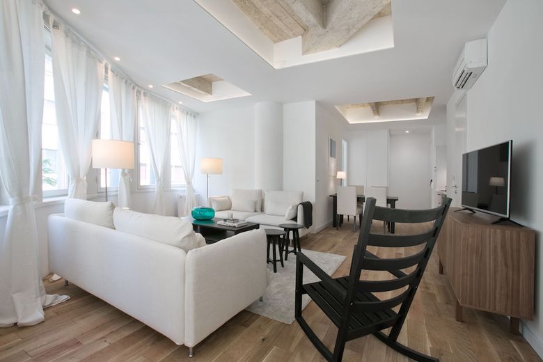 Apartamentos Angel Main Square