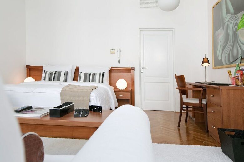 Apartamentos Angel Main Square