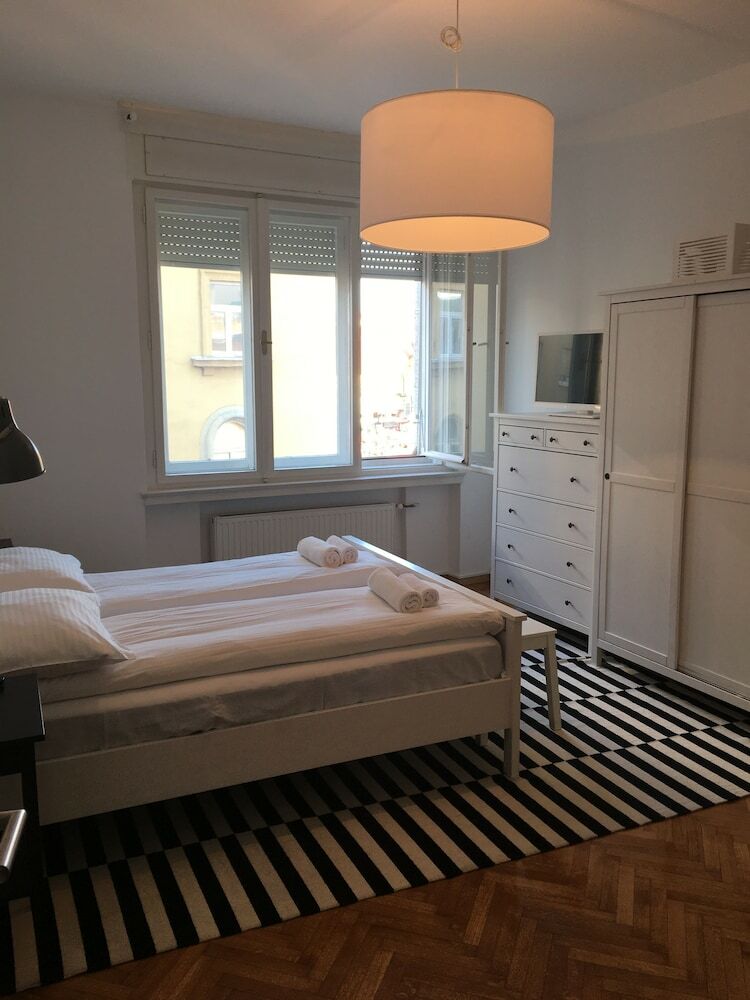 Apartamentos Angel Main Square