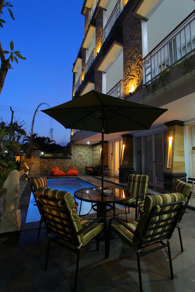 Hotel Lotus Tirta Seminyak