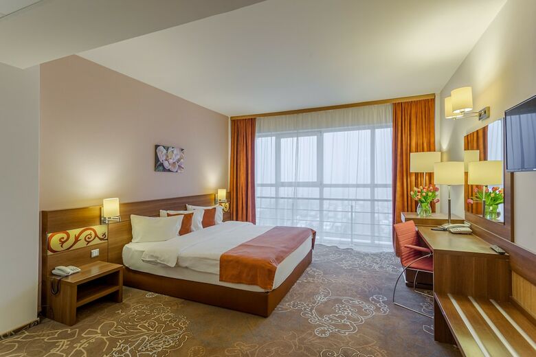 Hotel Rin Airport