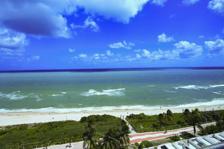 Apartamentos Castle Beach Suites By Miarentals