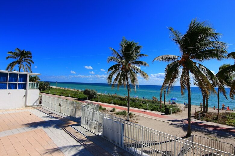 Apartamentos Castle Beach Suites By Miarentals