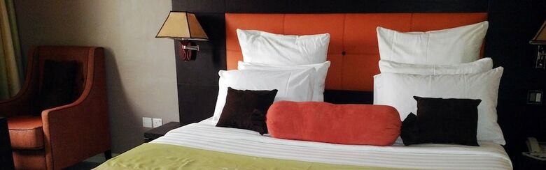 Oakspring Hotel & Luxury Suites