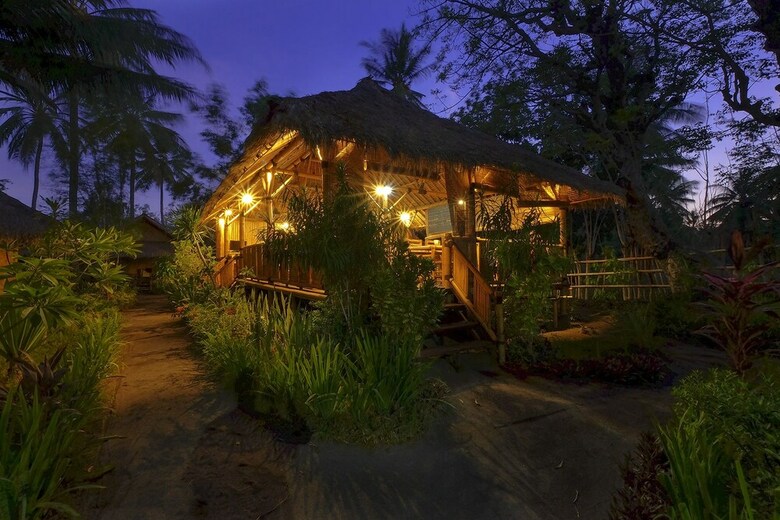 Hotel Rinjani Beach Eco Resort