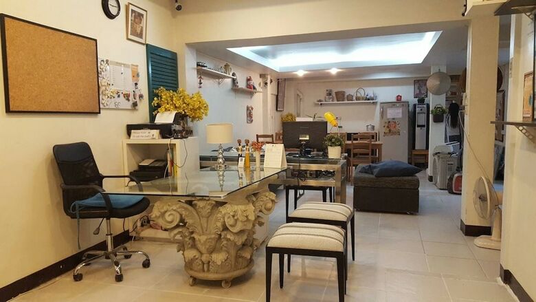 Hostal Asoke Montri Hostel