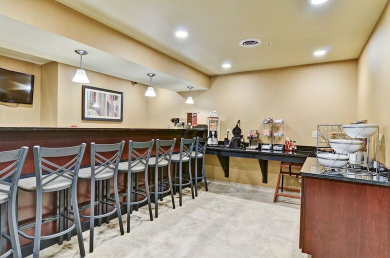 Hotel Cobblestone Inn & Suites - Ambridge