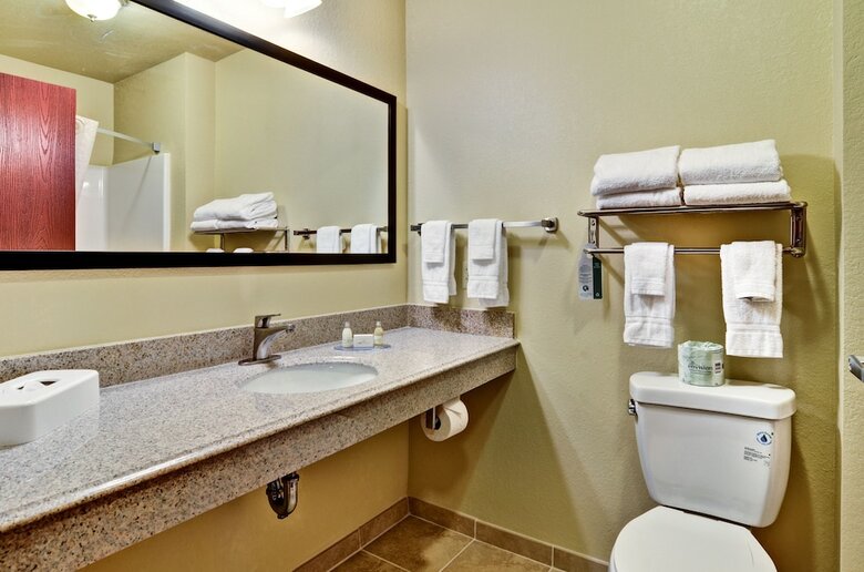 Hotel Cobblestone Inn & Suites - Ambridge