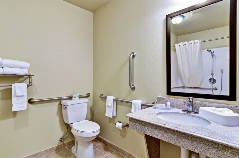 Hotel Cobblestone Inn & Suites - Ambridge