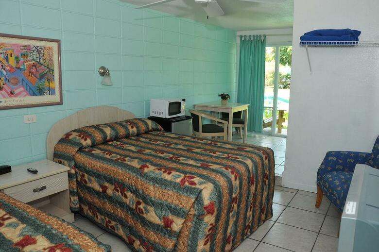 Hotel Coconut Cay Resort & Marina
